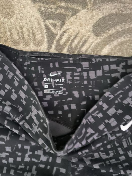 Дамски спортен клин NIKE