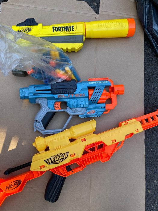 Arme NERF plus gloanțe speciale