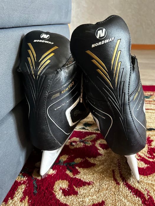 Продам коньки!!!