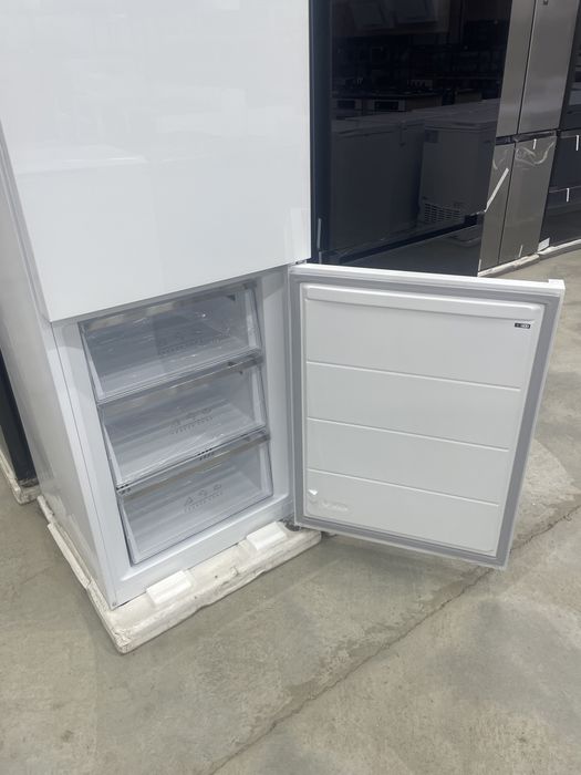 Продам Холодильник BLESK BL-500FXINW