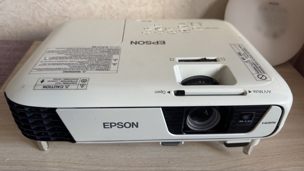 Продаю проектор Epson EB-X31 | Б/У |