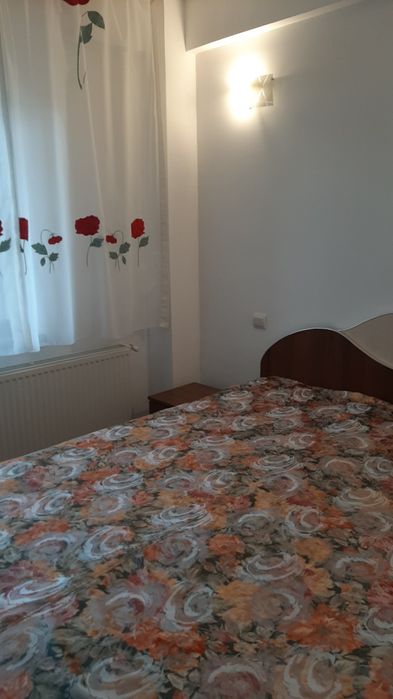 PROPRIETAR. 2 cam. în  vilă. PARCARE  Bacău