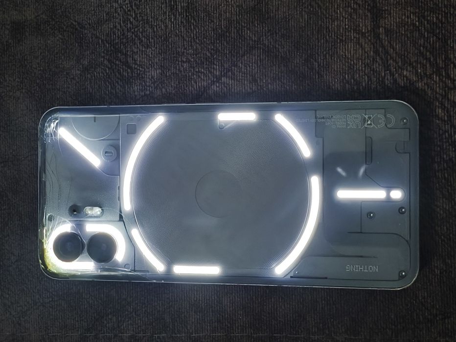 Продам Nothing Phone (2).