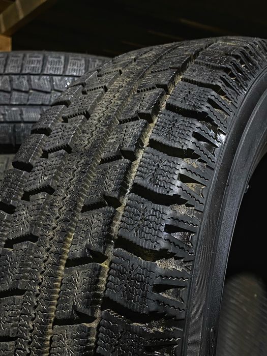 Зимние шины б/у 205/65/16