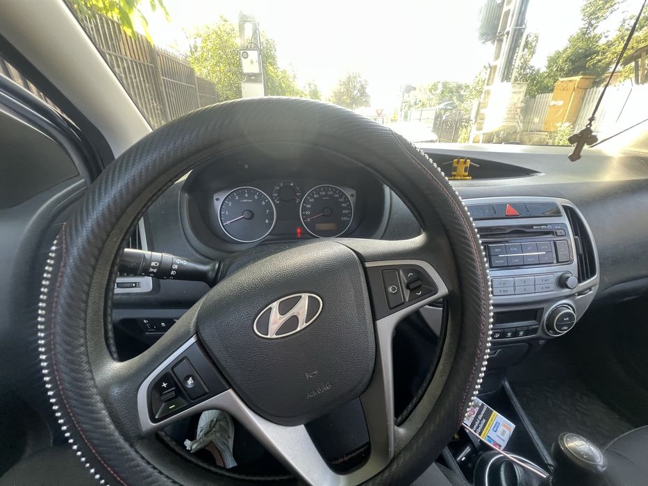 HYUNDAI i20 2013 — imagine 5