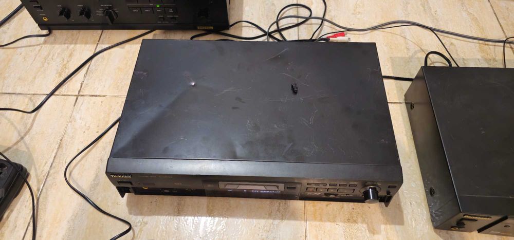 MiniDisc Technics SJ-MD100 functional, test video! Cititi descrierea!