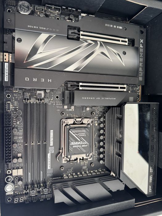 Kit placa de baza Asus X870e Hero/Gskill DDR 5 8000Mhz