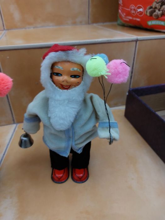 Jucărie veche, comunista, Metaloglobus Colindator Barba Cot