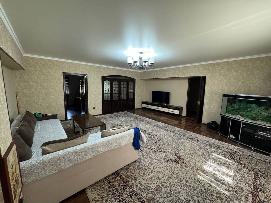 Срочно Сдаётся квартира ц-1 ресторан Бибигон 4-комн евро ремонт с мебе