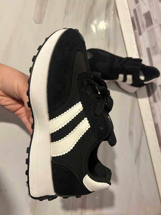 Adidași  dama.mar 37 la 170.lei.perechea Timișoara