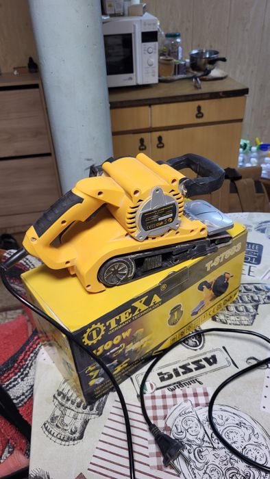 Шлифовальная машинка