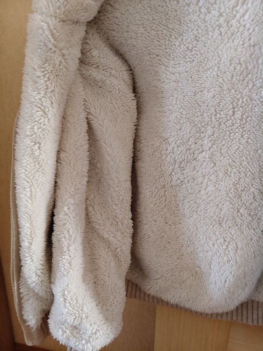 Кофта теплая с капюшоном для девочки