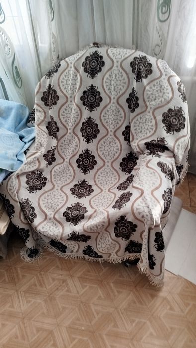 Продам диван и кресла