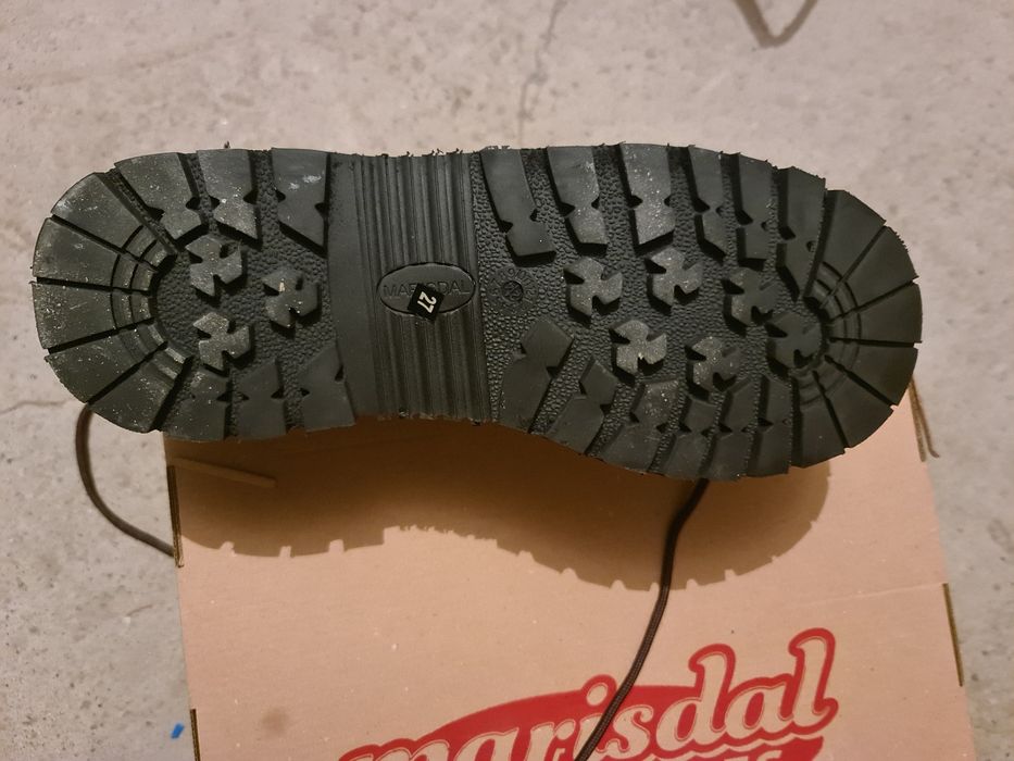 Bocanci piele întoarsă și piele box maro.