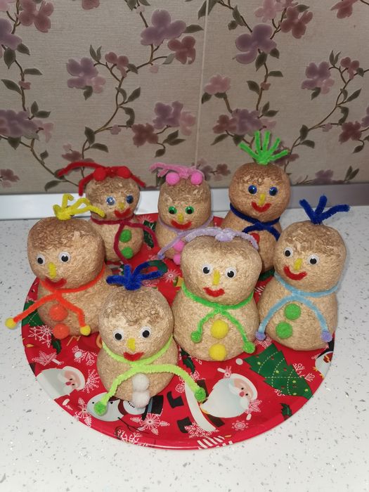 Andreiuți omuleți cu par verde de grau de Sf Andrei pentru bunăstare