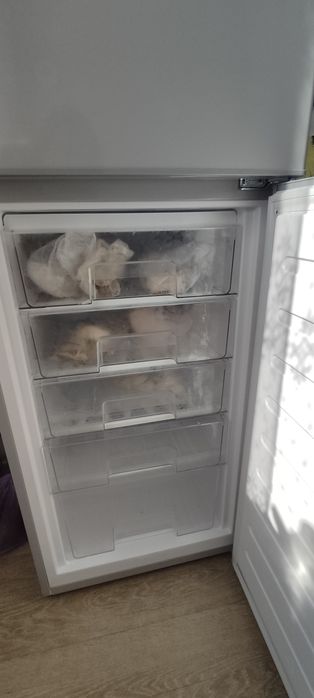 Продам холодильник