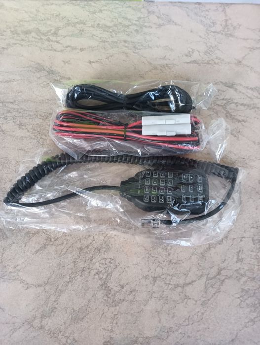 ICOM IC- 2730E с черен дисплей