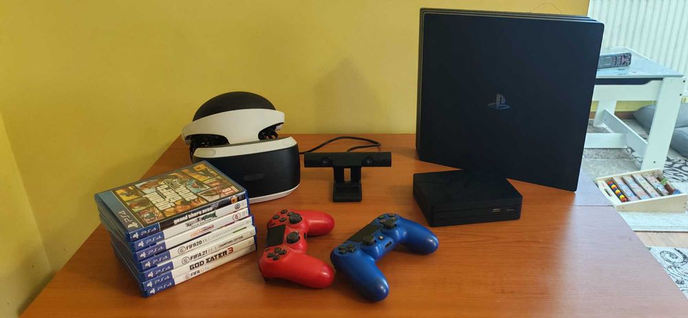 Vand PS4 Pro + PS VR + jocuri + 2 controllere