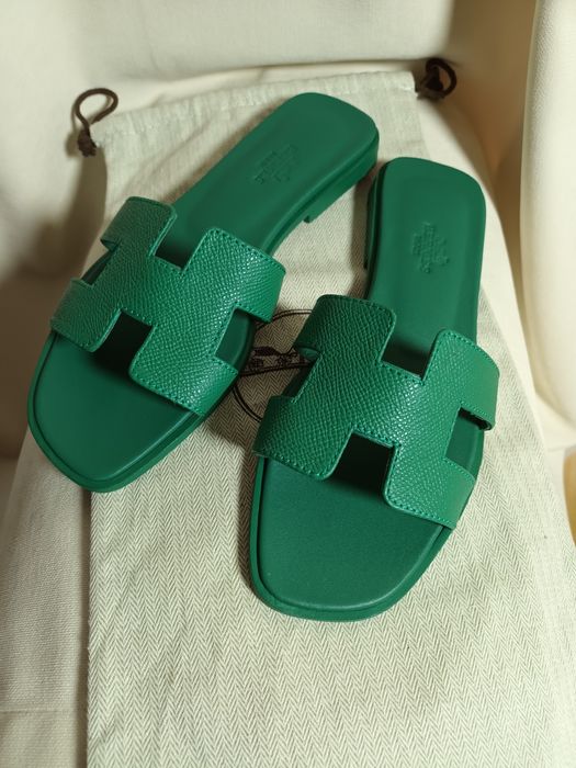 Hermès и Miu Miu чехли налични