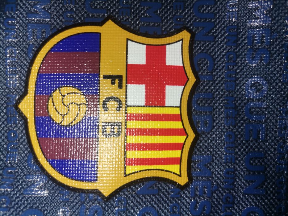 Продавам несесер на BARCELONA-официален продукт