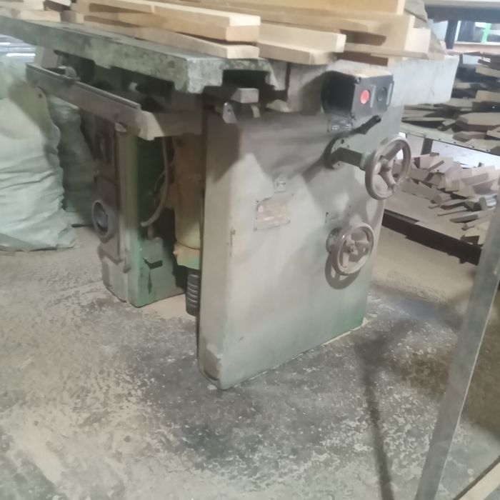 Продаю или в аренду столярный цех (оборудование и материал)