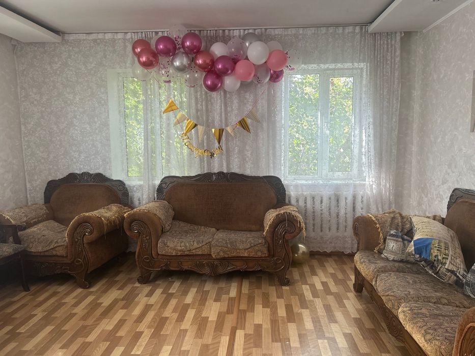 Диваны с креслом