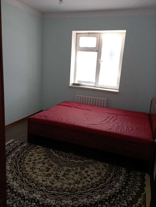 Жиззах шахри Зилол махалласида 3 хонанали дом срочно ижарага берилади.