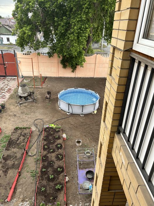 Продам бассейн уличный