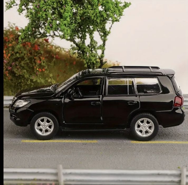 Моделька lexus lx 570