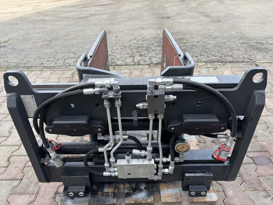 Atașament Bale Clamp KAUP Tip 1.5T413 Capacitate 1400 kg