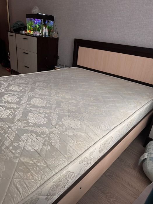 Продам двуспальная кровать