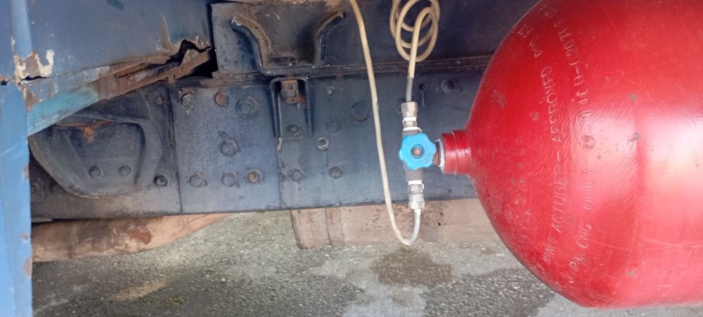 Mersedes gegant 811 364 mator xolati yaxshi metan propan