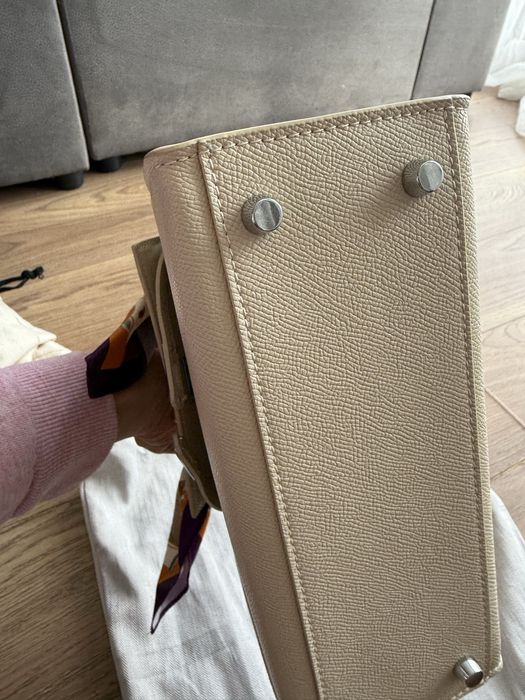 Чанта 100%естествена кожа , цвят слонова кост