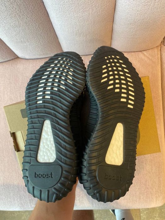 Yeezy boost 350v2 onyx black