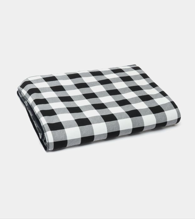 Стильные двухсторонние пледы.отличный вариант для кафе с террасами