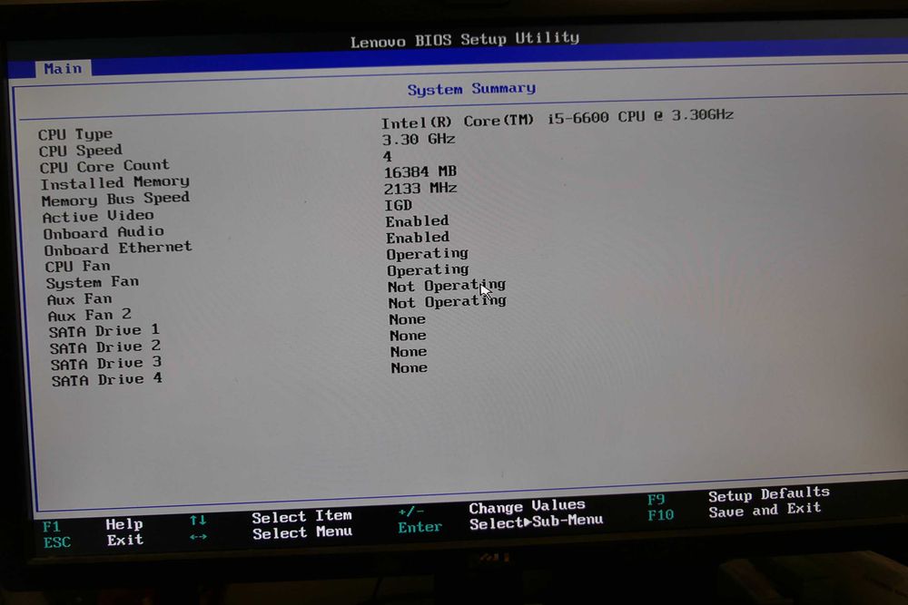 PC LENOVO ThinkCentre M800 M700 SFF Procesor Quad Intel Core i7-6700 i5-6600 Memorie Ram 8 GB DDDR4 Hdd 500 GB sau SSD 120GB