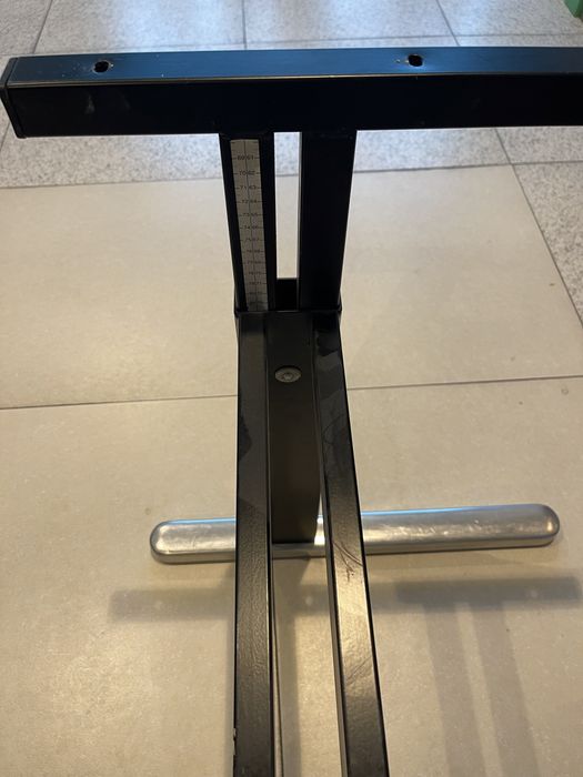 Продаютя столы офисные