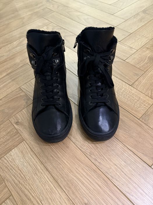 Продам мужские зимние ботинки