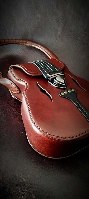 Чанта от естествена кожа ръчна изработка /виолина/