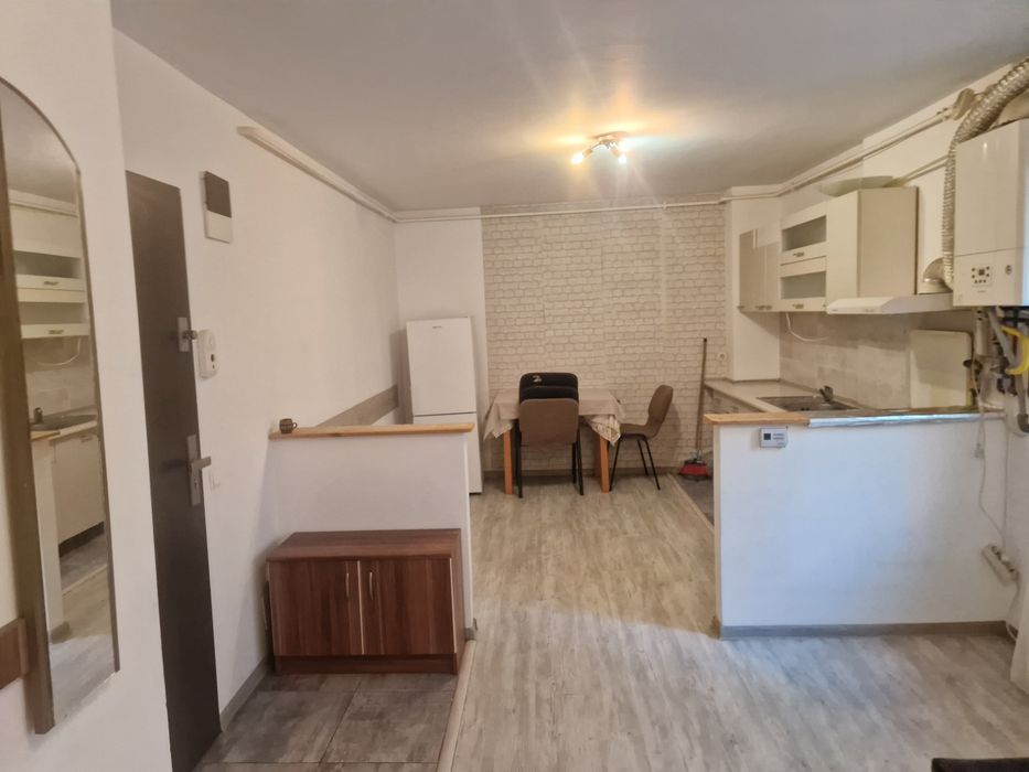 Inchiriez apartament