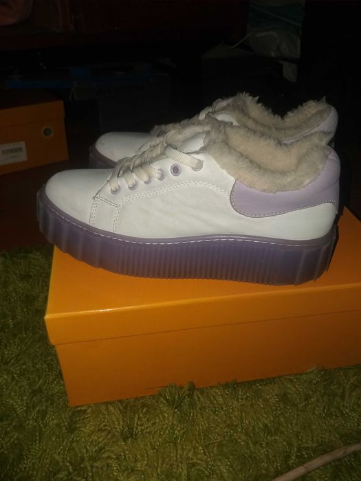 Продам зимнюю обувь