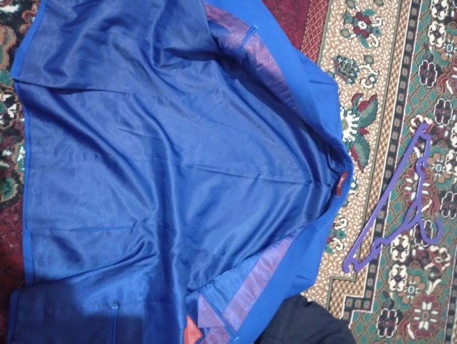 Мужской костюм продаю