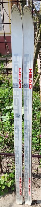 Schiuri Vintage Head Hot – 182.5 cm – Pentru decor sau colecție