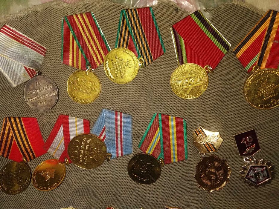 Медали значки монеты советские