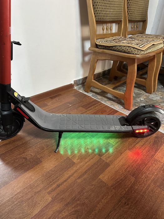 Trotinetă Electrică SEAT MÓ 25 (Ninebot ES2) – Stare Excelentă