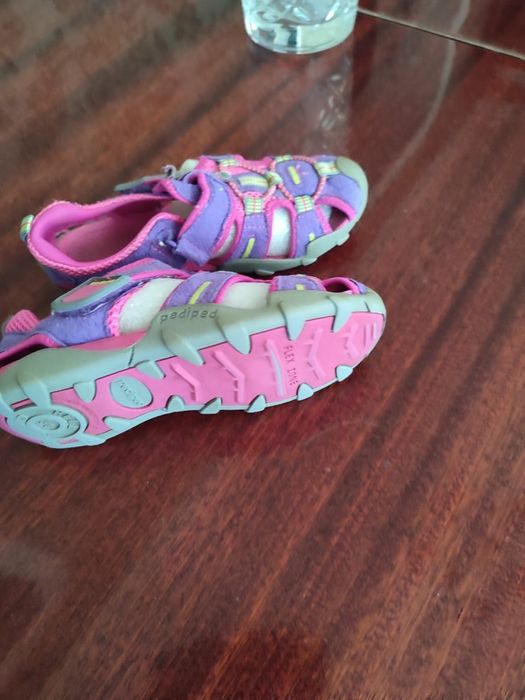 Продам детские летние кроссовки