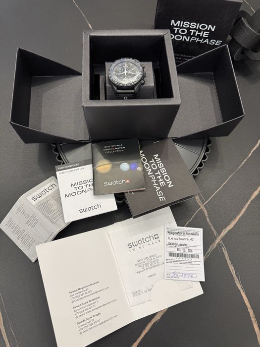 Omega MoonSwatch Snoopy Black