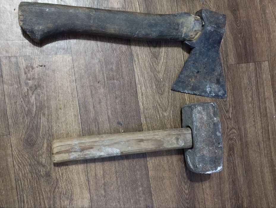 Продам топор и кувалду