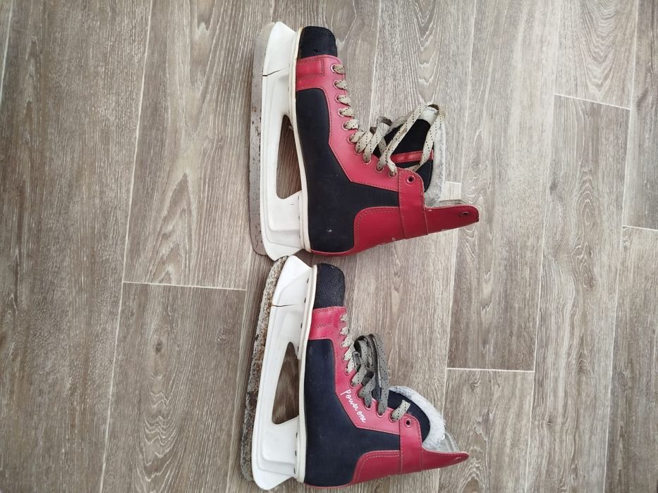 Продам мужские коньки 45 р.