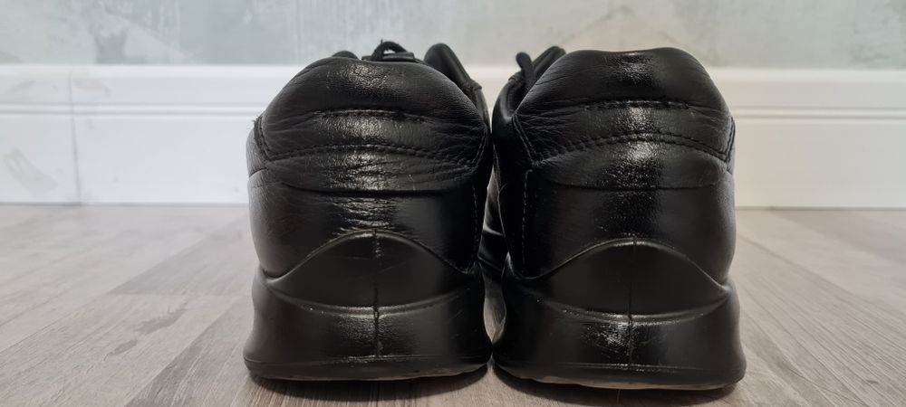 Женские кожаные кроссовки Ecco